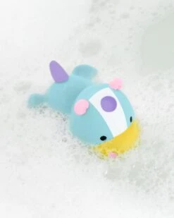 SkipHop Zoo Light Up Bath Toy - Unicorn -Productos Para Bebes Tienda 235361 3 scaled 1
