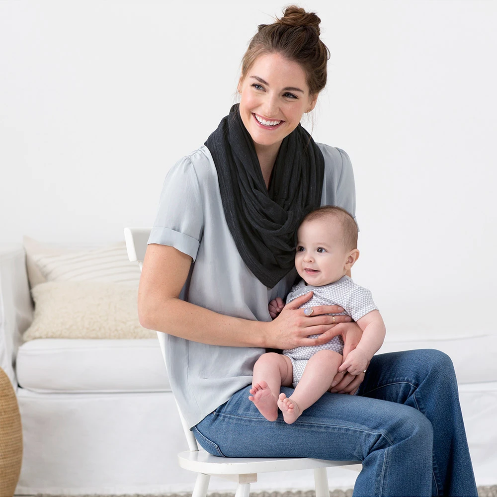 SkipHop Grab & Go Nursing Scarf | Black Heather 7 SkipHop Grab & Go Nursing Scarf | Black Heather - Imagen 7