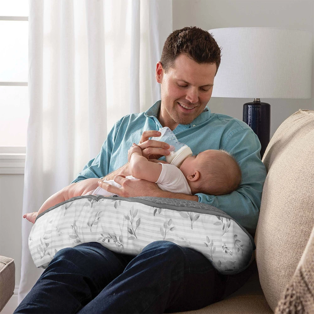 Boppy® Best Latch™ Pillow | Grey Pennydot 5 Boppy® Best Latch™ Pillow | Grey Pennydot - Imagen 5