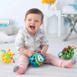 SkipHop Explore & More Rattle | Bee -Productos Para Bebes Tienda 303100 2 1