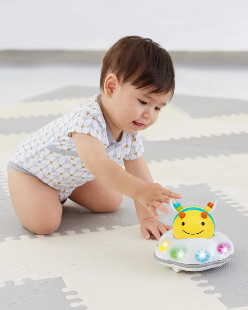 SkipHop Follow-Bee Crawl Toy 3 SkipHop Follow-Bee Crawl Toy - Imagen 3