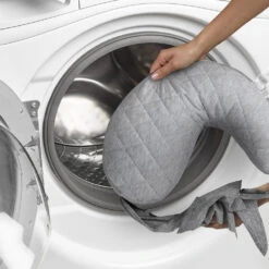 Boppy® Anywhere Nursing Pillow -Productos Para Bebes Tienda 6nt SoftGrayHeatheredAnywhereNursingPillowWashMachineNOICONSCBAA c2021 PSfromBLU2018 1080x