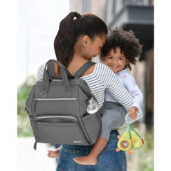 SkipHop Mainframe Backpack | Charcoal 18 SkipHop Mainframe Backpack | Charcoal -Productos Para Bebes Tienda 9J639110 7