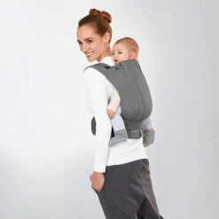 Cybex Maira Tie | Lavastone Black -Productos Para Bebes Tienda CYBEX Maira Tie Back Carry Position
