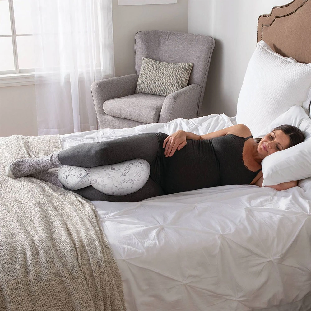 Boppy® Side Sleeper | Grey Falling Leaves 5 Boppy® Side Sleeper | Grey Falling Leaves - Imagen 5