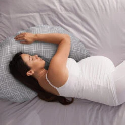 Boppy® Cuddle Pillow | Grey Basket Weave -Productos Para Bebes Tienda GrayBasketWeaveCuddlePillowHeadSleepsetAARBR0351 c2020 PSfrom2016